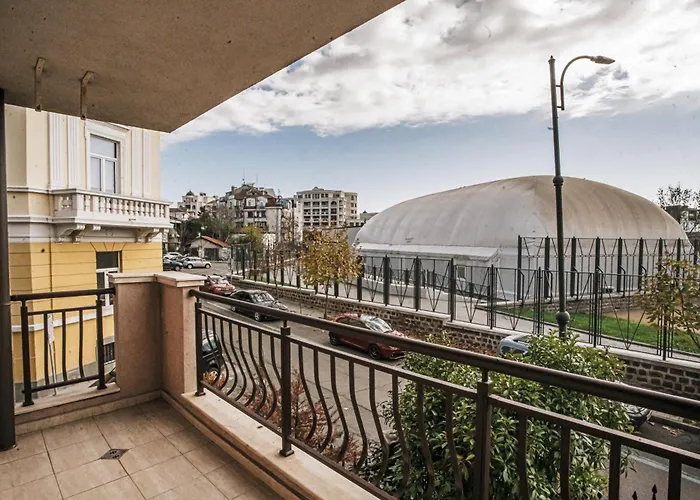 Desing Flat N2 Port - Designer - Own Parking - Streaming - 2 Baths - Wash&dry * Μπουργκάς